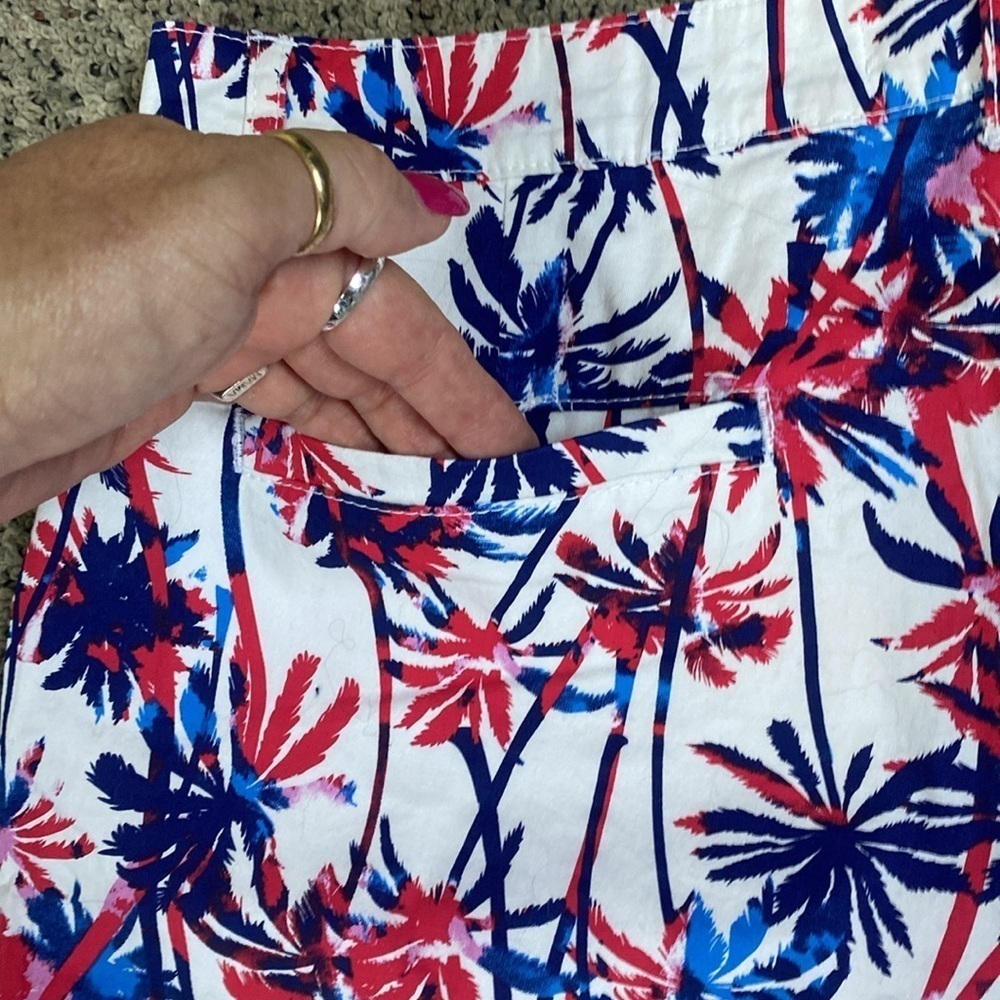 Caribbean Joe & Co Palm Tree Print Shorts Lightweight Cotton Spandex Sz 12 NWT - Picture 6 of 7